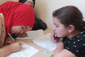 パルシックの活動より（レバノンで学ぶシリア難民の子どもの様子）